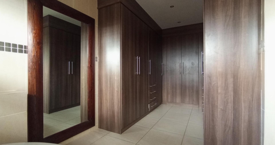 5 Bedroom Property for Sale in Pecanwood Estate North West